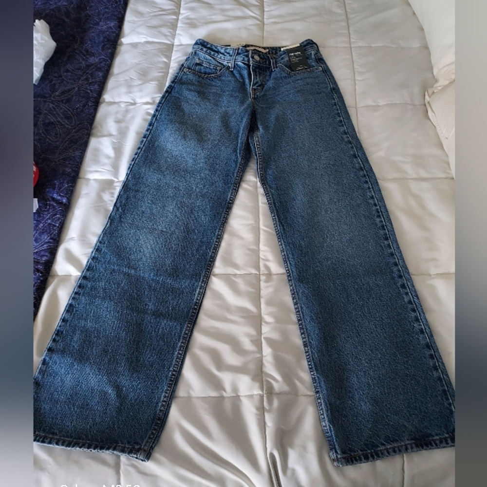 NWT Levi's premium low loose jeans, 100 percent cotton, 25x32 - Picture 1 of 9
